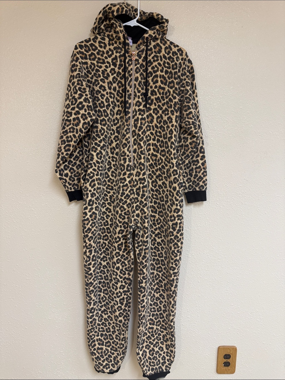Leopard Print Hooded One-Piece Pajamas - Tan/Black
